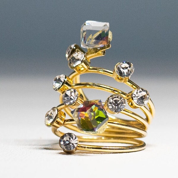 Impressive Art Deco 3D Aurora Borealis Cube & Clear Crystals Ring 18Kt HGE Yellow Gold Cocktail Ring  Size 9