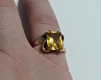 10k Yellow Gold Radiant Cut Citrine Birthstone Band Infinity Symbol Ring November Stone Size 6 Hallmarked SGS in Diamond Simon Golub & Sons