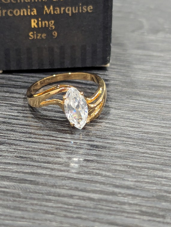 Avon Genuine Cubic Zirconia Marquise Ring Size 9 A