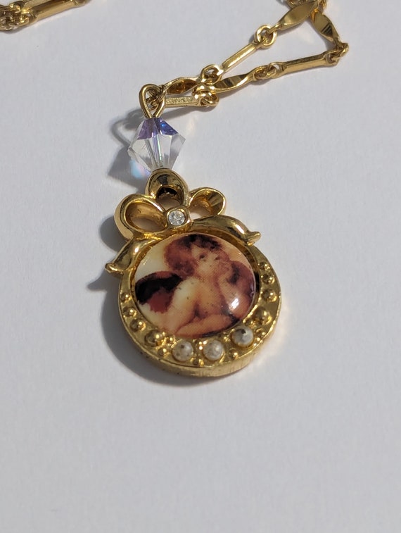 Rare Avon Vintage Raphael Angel Pendant Aurora Bor