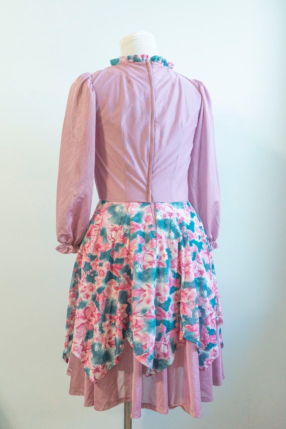 Vintage 1970s Women's Pale Pink Floral Secretary … - image 4