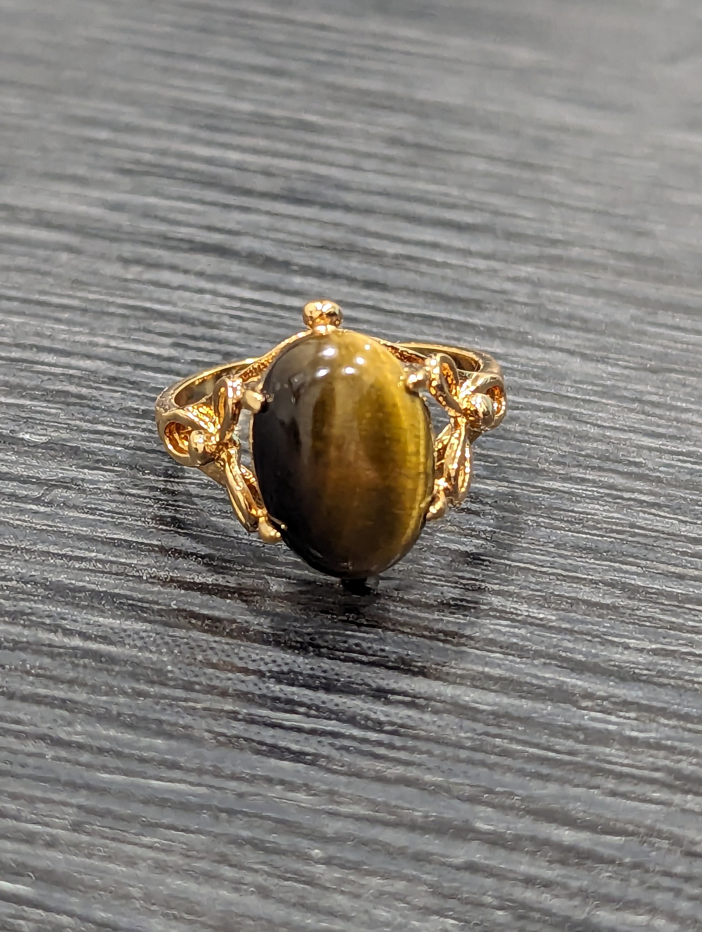 タイガーアイ】ムーン シェイプ スタンド付き TIGER EYE