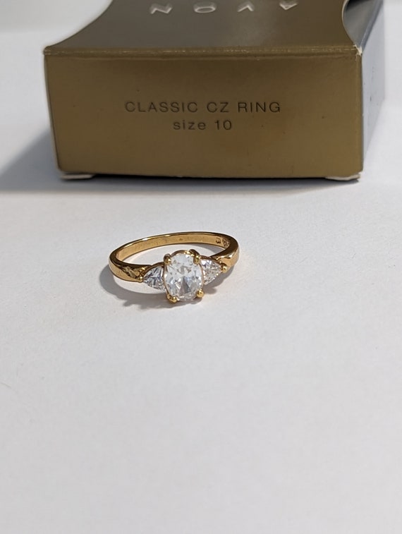AVON Classic CZ Ring Cluster Solitaire Ring Size … - image 8