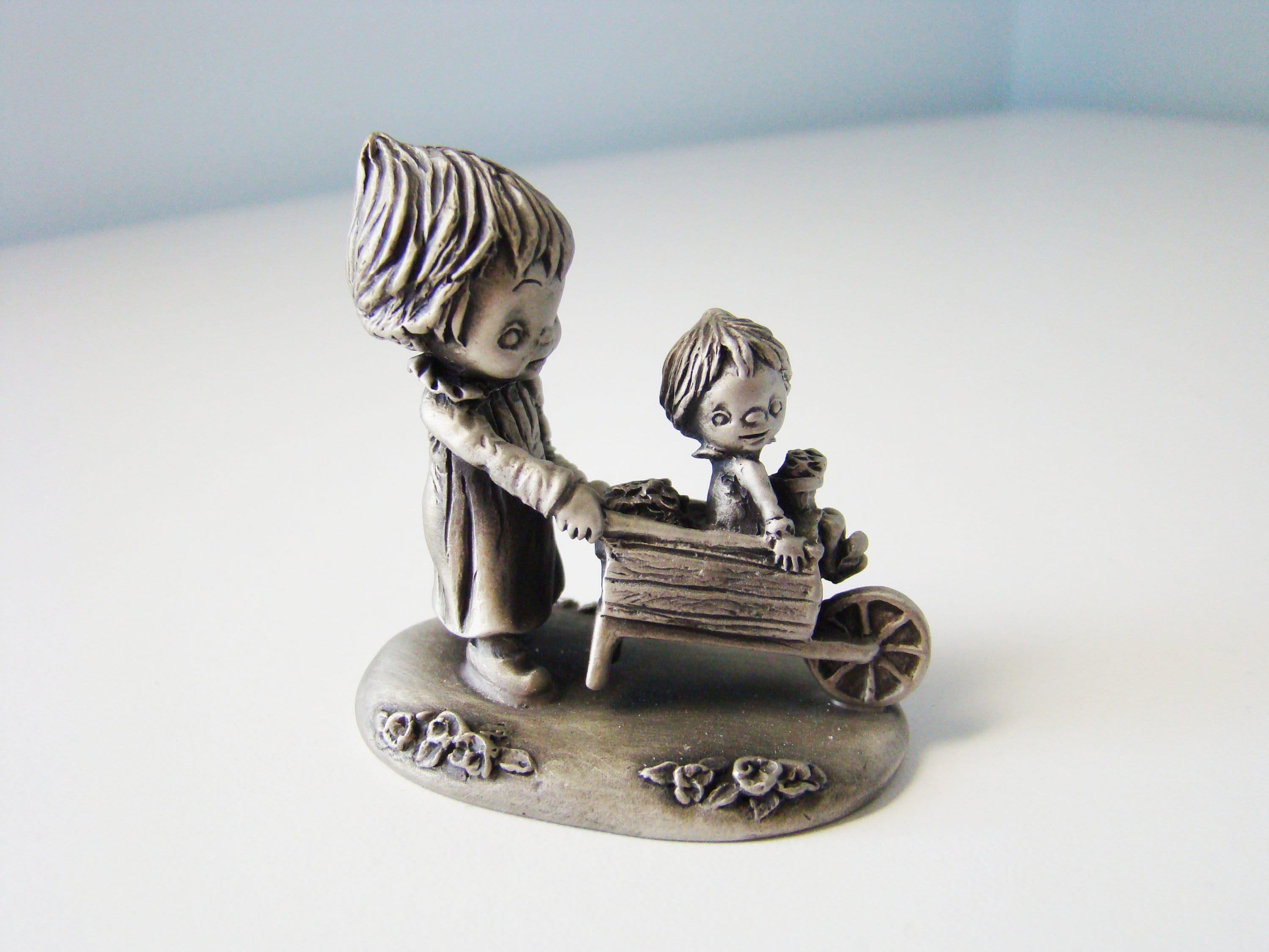 Hallmark Fine Pewter Little Gallery Figurine 1979 I Wuff You