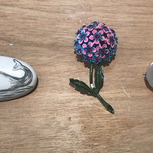 Vintage Pins – Set of 3
