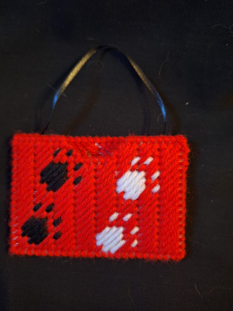 Plastic Canvas Paw Print Gift Card or ID Holder - Etsy