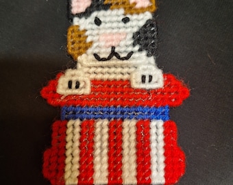 Plastic Canvas Cat in Patriotic Hat - Design 1