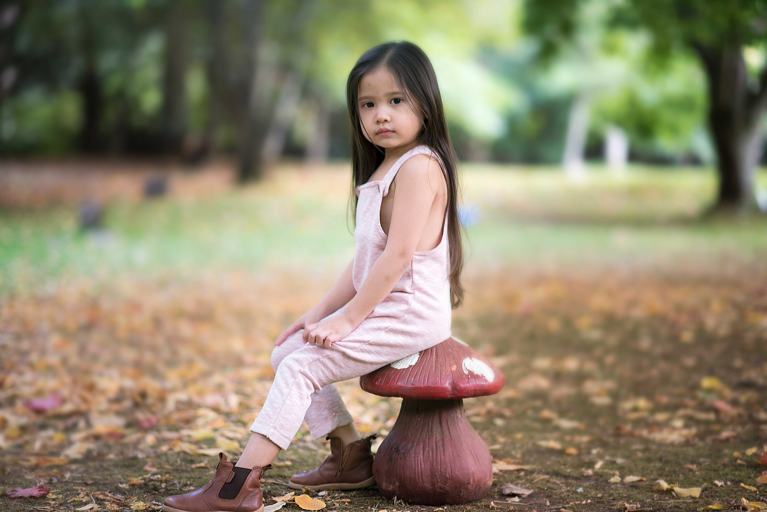 Mono invierno niña sale