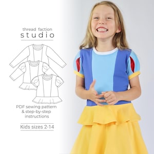 Può includere: Una bambina indossa un vestito ispirato a Biancaneve, con corpetto blu, gonna gialla e dettagli rossi e gialli. L'immagine mostra anche un modello di cucito PDF con istruzioni passo passo di thread faction studio per taglie da bambino 2-14.