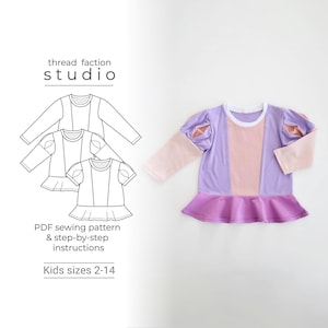 Può includere: Un top a maniche lunghe per bambini nei toni del viola, rosa e lavanda, con orlo a balze. Il top ha uno scollo bianco e maniche rosa. Viene mostrato un modello di cucito con istruzioni, con il testo "thread faction studio" e "Kids sizes 2-14."