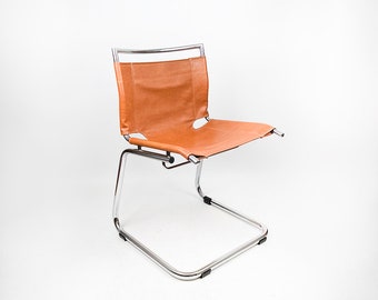 Chaise cantilever en similicuir et acier, années 1970