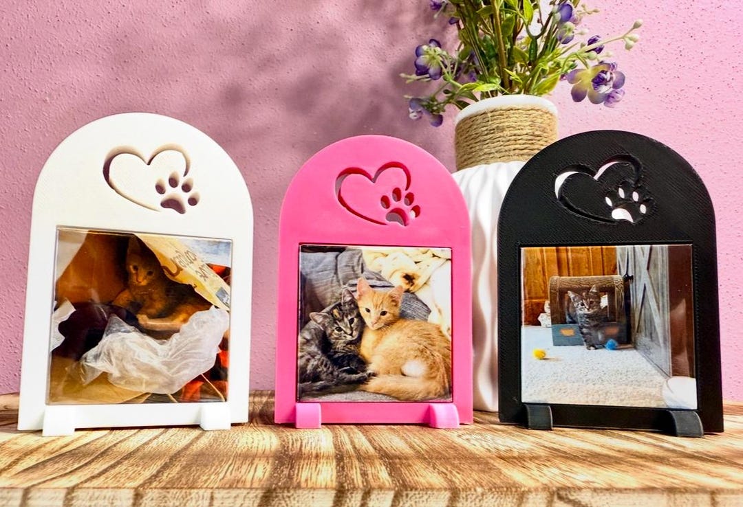 Custom Photo Magnet Frame (paw): Includes One (1) 2