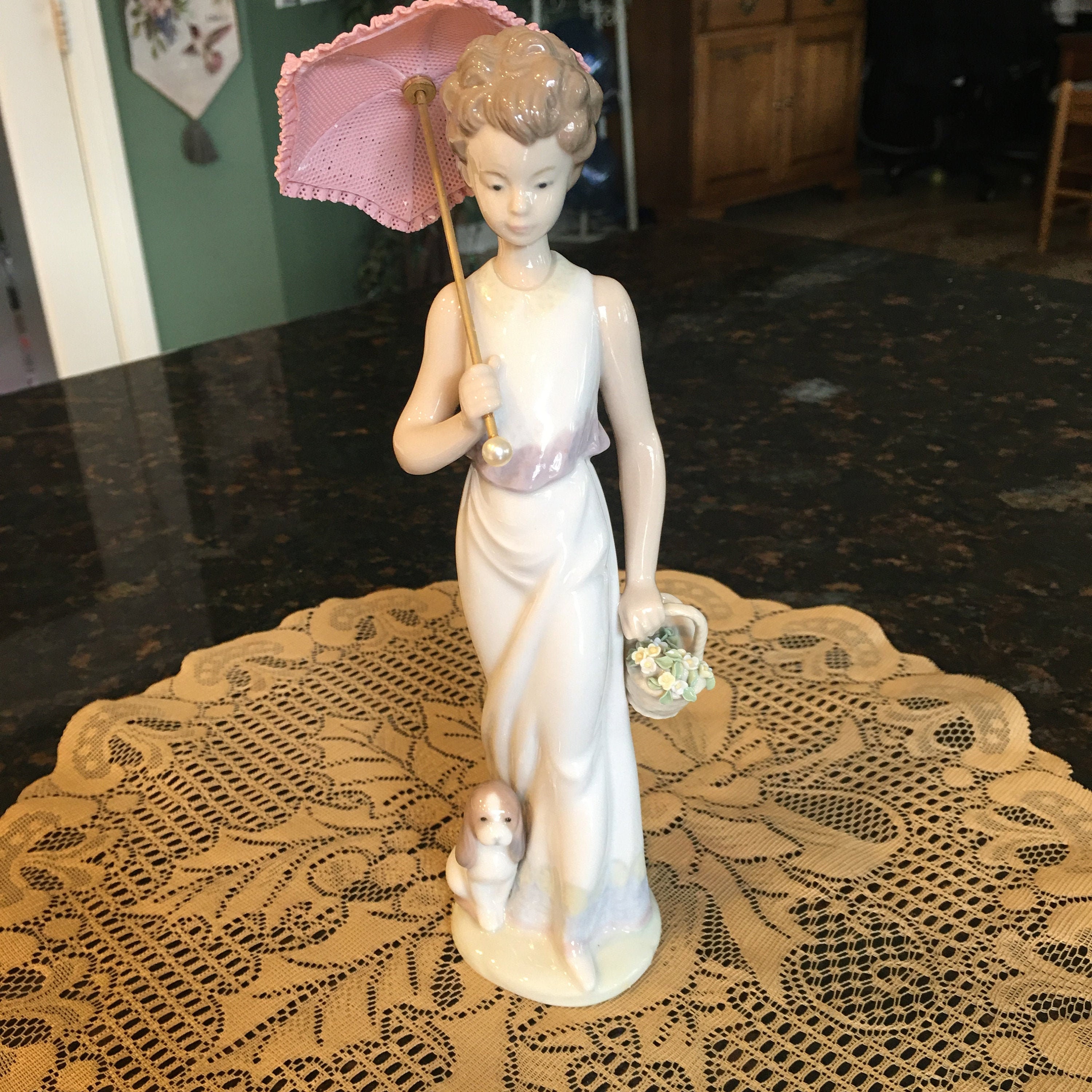 Lladro GARDEN CLASSIC #7617 ~ Collectors Society Girl With
