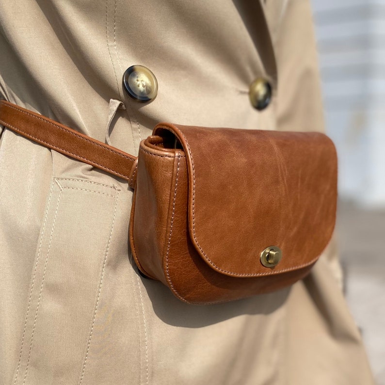 Tan Convertible Belt Bag / Shoulder Bag image 3