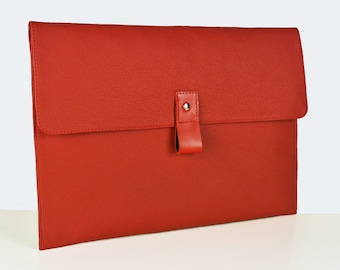 14-inch Leather Macbook Pro Case - Red