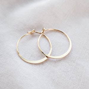 Everyday Hoop Earrings in 14k Gold fill - small gold hoop earrings - dainty hoop earrings - minimal hoops - huggie hoop earrings