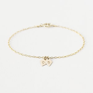 Zoe - Pulsera con inicial personalizada - Charms de diamantes en oro de 14k - Pulsera con letras personalizada - Regalo para mamá