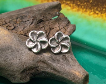 Orecchini a perno con fiore di plumeria in argento sterling 925 (1 paio) - Italia