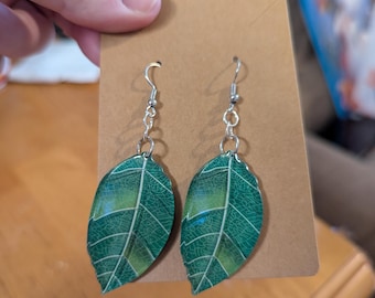 Dangly leaf earrings