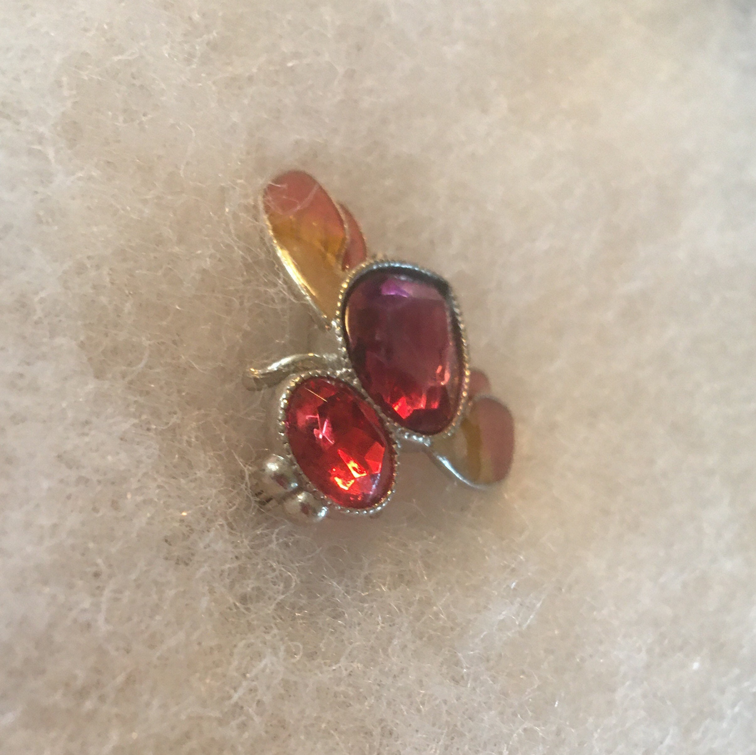 Broche Vintage AVON Or, Perles, Cristaux Et émail Rouge - Occasion - Modèle 3406
