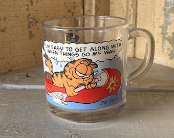Vintage 1978 McDonald's Promotional Advertising Garfield Glass Mug, Jim Davis Comic Garfield Characters Yellow Cartoon Cat Clear Coffee Cup