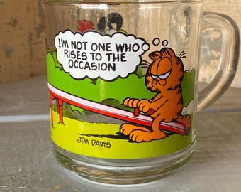 Vintage 1970s McDonald's Promotional Advertising Garfield Glass Mug, Jim Davis Comic Garfield Characters Yellow Cartoon Cat Clear Coffee Cup