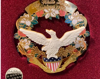 1998 Official White House Historical Association Christmas Ornament, Porcelain Eagle, American Flag, Gold-Finished Brass Wreath Original Box