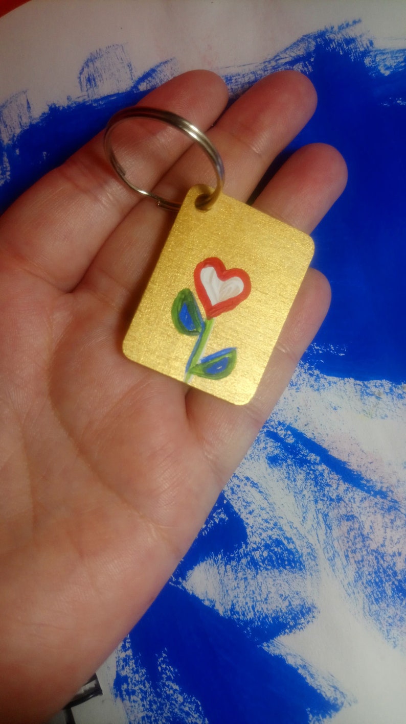 Lovely handpainted wooden keyrings show off your love of plants flowers ... hearts and leaves. floral botanical
