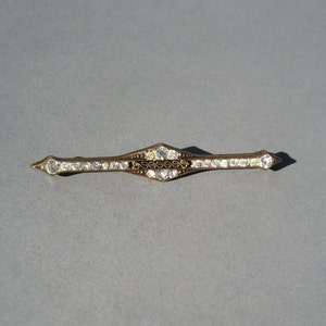 Vintage Antique Deco Sparkling Rhinestone Paste Bar Pin Brooch. Filigree Center.