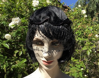 Vintage 40's Black Hat. Scalloped Edges. Saks Fifth Avenue.