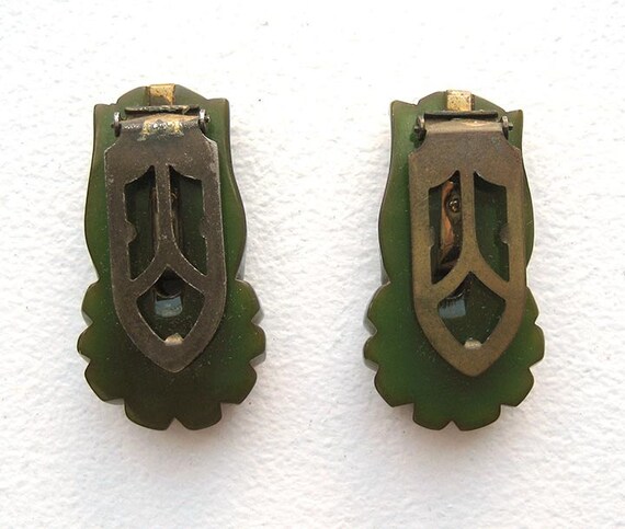 30's Carved Moss Green Bakelite Dress Clips - image 2