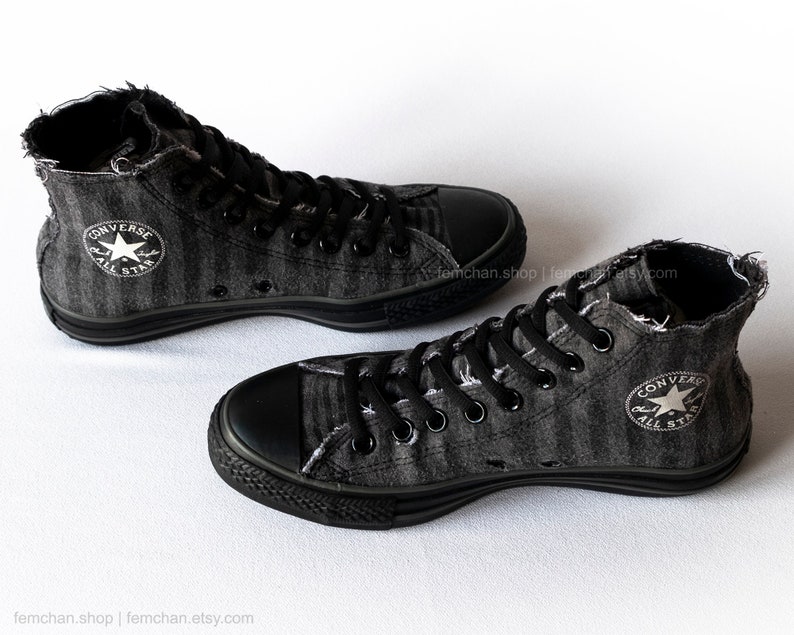 Converse All Stars mit Streifen, schwarz und graue hohe Gipfeln, Streifenmuster Jahrgang Turnschuhe, Größe 39,5 (UK 6,5, uns Wo 8.5, uns Herren 6.5) Converse All Stars mit Streifen, schwarz und graue hohe Gipfeln, Streifenmuster Jahrgang Turnschuhe, Größe 39,5 (UK 6,5, uns Wo 8.5, uns Herren 6.5)