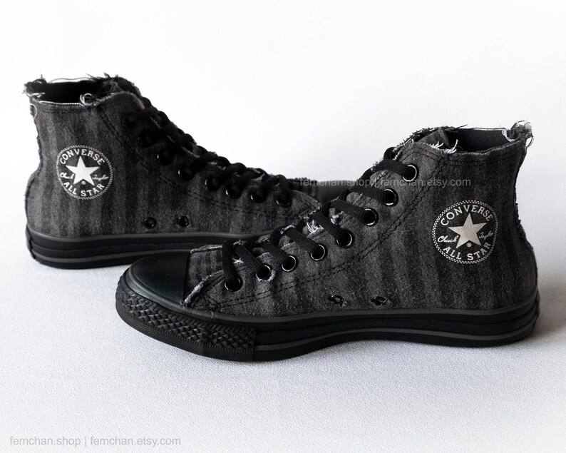 Converse All Stars mit Streifen, schwarz und graue hohe Gipfeln, Streifenmuster Jahrgang Turnschuhe, Größe 39,5 (UK 6,5, uns Wo 8.5, uns Herren 6.5) Converse All Stars mit Streifen, schwarz und graue hohe Gipfeln, Streifenmuster Jahrgang Turnschuhe, Größe 39,5 (UK 6,5, uns Wo 8.5, uns Herren 6.5)
