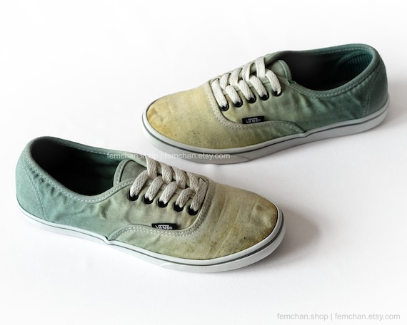 vans authentic lo pro plimsolls