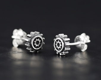 Gear earrings, gear steampunk earrings, steampunk screw earrings, cogwheel gear earrings, steampunk earrings, gear stud earrings unisex