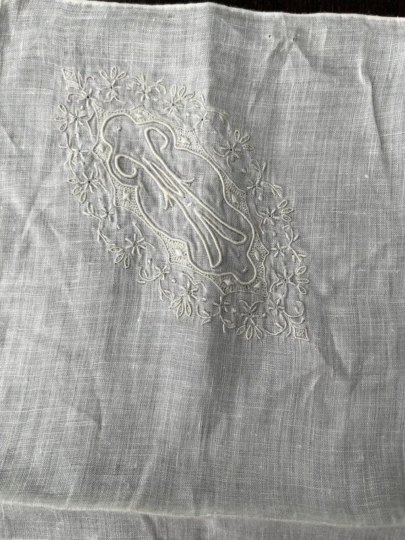 Vintage embroidered linen handkerchief - image 1