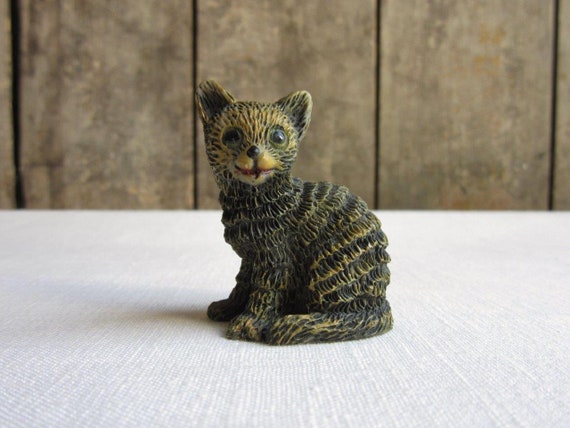 Friendly Vintage Curly-coated Cat Figurine, Miniature Resin Cat Figurine,  Curly Coat Cat, Kitten, Resin Cats, Kittens, Animals, Smiling Cat 