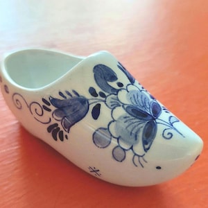 Traditional Blue White Delft Schoonhoven Holland Signed Miniature Ceramic Dutch Shoe Handpainted Collectible