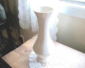 Vintage Minimalist Ceramic Flower Vase Cream Color w Flared Lip Opening Simple Single Indented Band Design