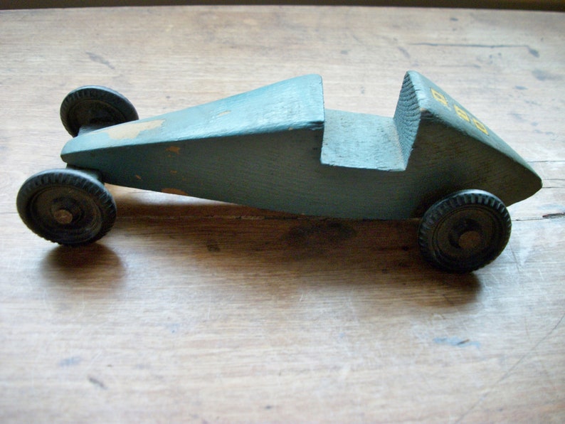 PINEWOOD DERBY RACER Handmade 1970s  Retro Car #910 ~ Folk Art ~ Vintage Carved Model ~ Original Paint. Boy Scout Project Cub Scout