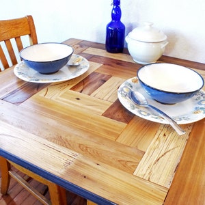 Square Modern Farm Style Dining Room Table for 2/4, Small Rustic Farmhouse Natural Reclaimed Barn Wood Breakfast Nook Kitchen Furniture.