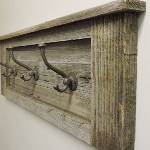 Rustic Barn Wood Entryway Coat Hooks, Wall Mounted Decorative Hat Rack with Storage Shelf, Country Decor Hanger, Wooden Jacket Holder.