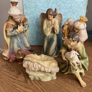 Vintage Nativity Scene Figures Set, Resin Wise Men, Shepherd, Angel, Jesus Bed Vintage Christmas