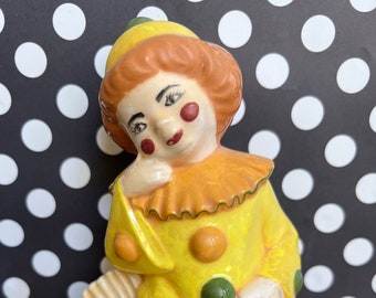 Vintage grillige clown met accordeon en muziekboek porseleinen beeldje 6" hoog beeldje collectible