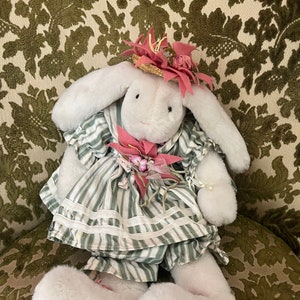 Vtg Bunnies by the Bay, 1996 Limited Edition Bayberry #33 (20&quot; Handmade Plush) Collectible Dolls
