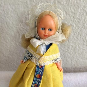 Jahrgang blinkende Augen ethnischen europäischen Puppe blaue Augen Blonde Haare 5&quot; schöne
