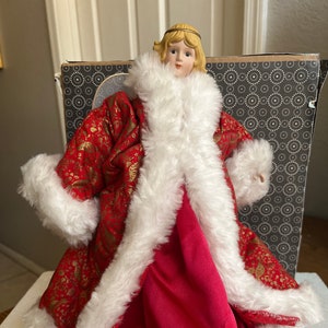Vtg 15&quot; Christmas Tree Topper Angel Resin Head/Hand Red Quilted Coat Mesh Wings Collectible Christmas
