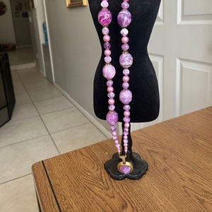 Vintage 33&quot; Chunky Purple and Pink  Bead Choker Necklace Pull Over w Pendant Costume Jewelry