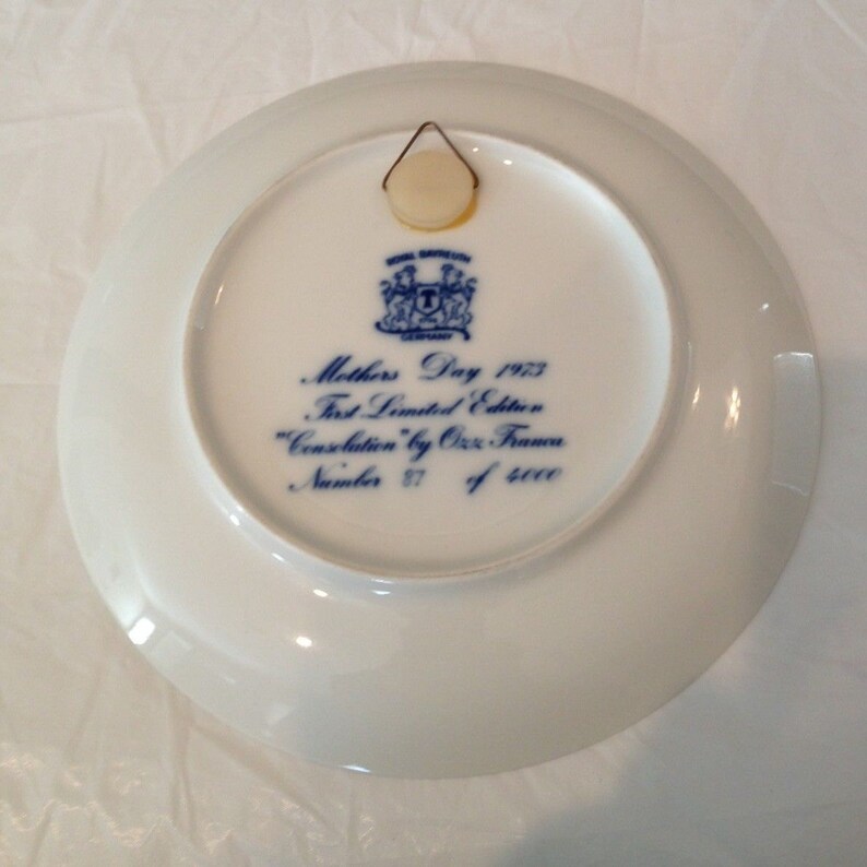 Royal Bayreuth 1973 First Limited Edition Mother/'s Day Plate Consolation