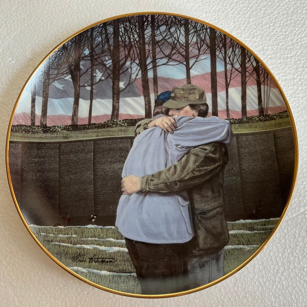 Vtg Franklin Mint Vietnam Veteran Memorial Collector Plate Heroes Reunited LE Collectible Plates